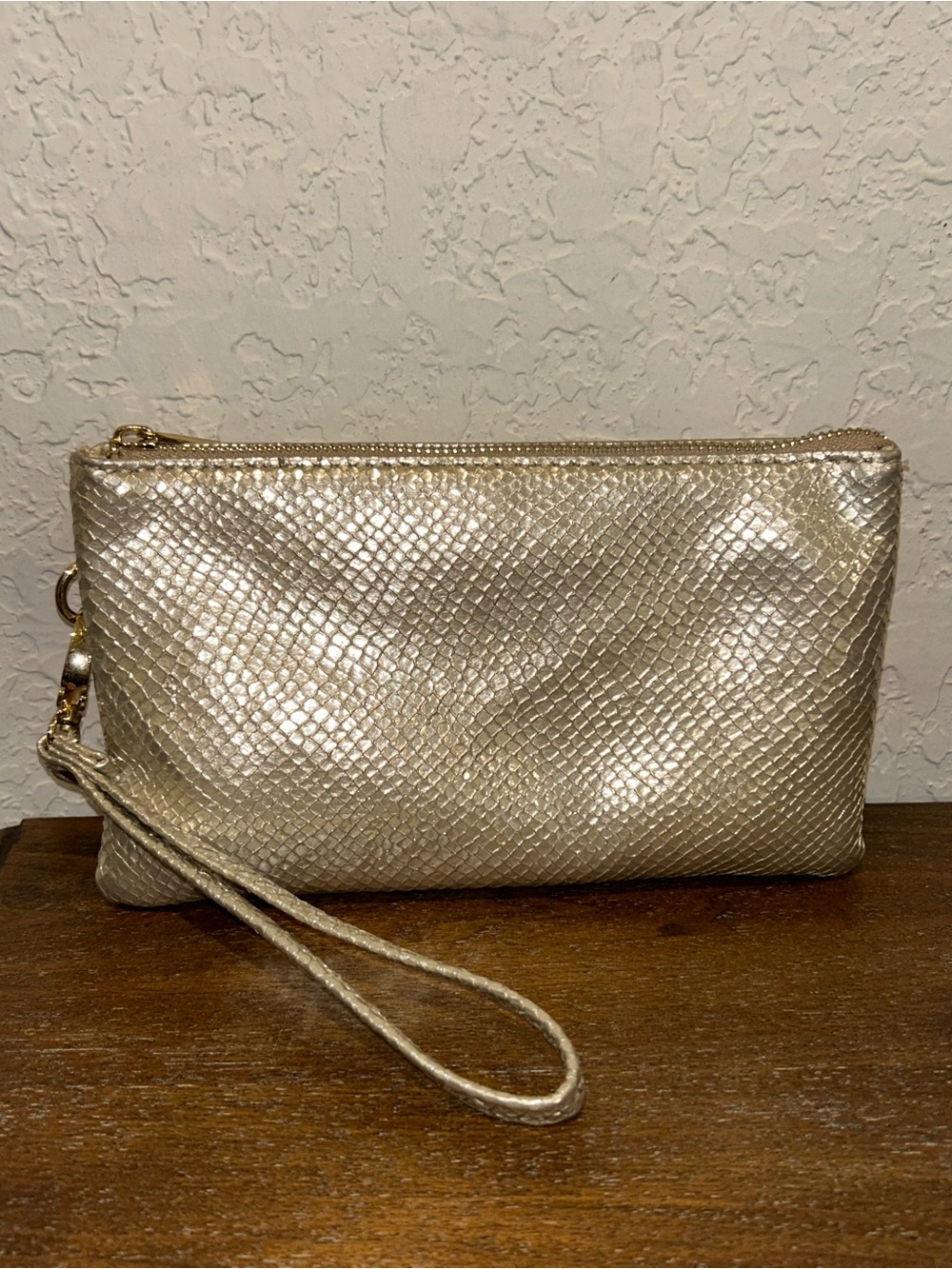 Caroline Hill Metallic Snake Skin Print 3 Zip Wristlet Crossbody Purse Bag